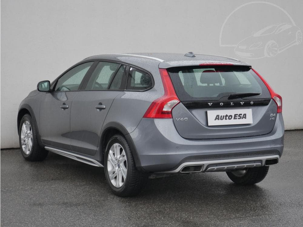 2016 Volvo V60 - 16