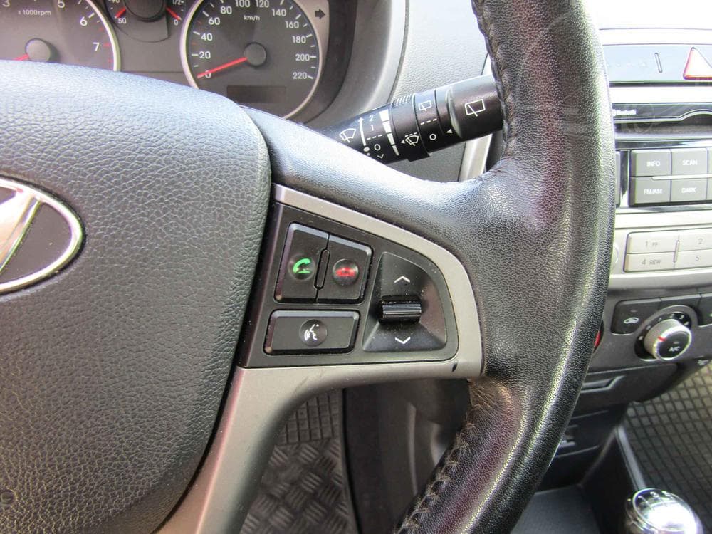 2013 Hyundai i20 - 18