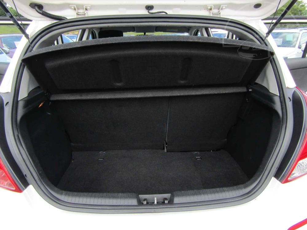 2013 Hyundai i20 - 7
