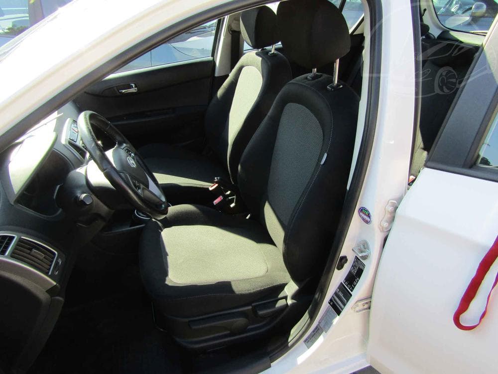 2013 Hyundai i20 - 9
