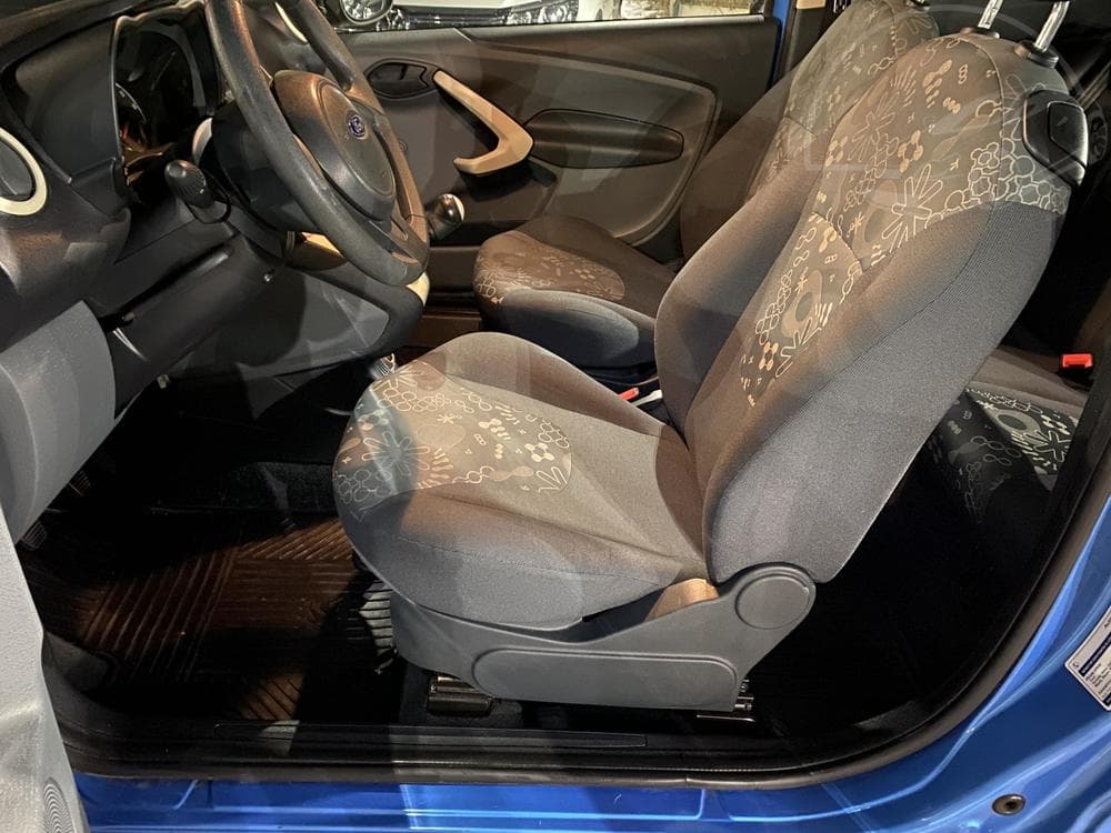 2011 Ford KA - 9