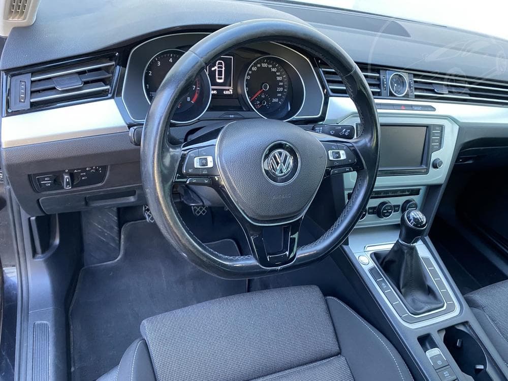 2015 Volkswagen PASSAT - 13