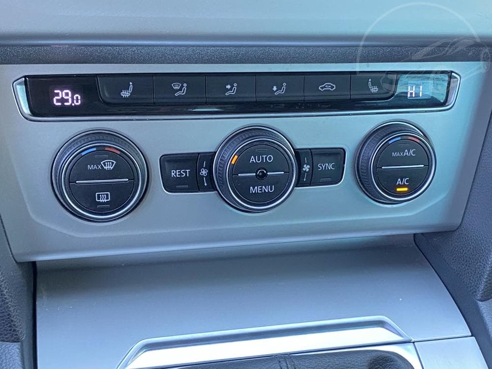 2015 Volkswagen PASSAT - 15