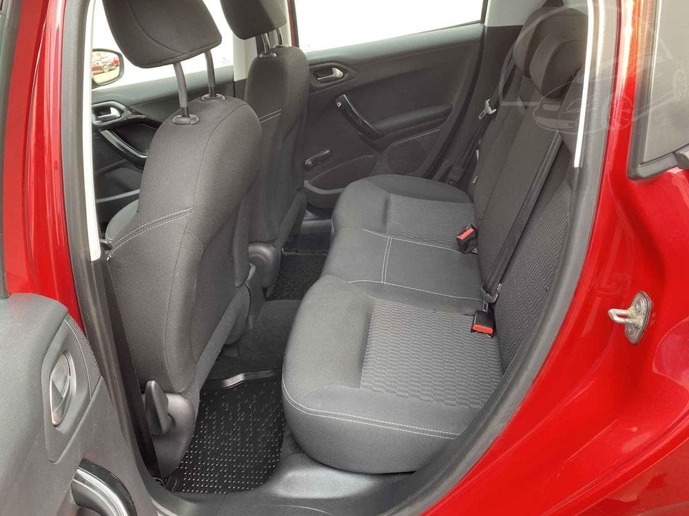 2016 Peugeot 208 - 10