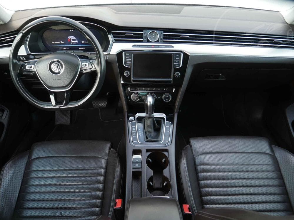 2015 Volkswagen PASSAT - 8