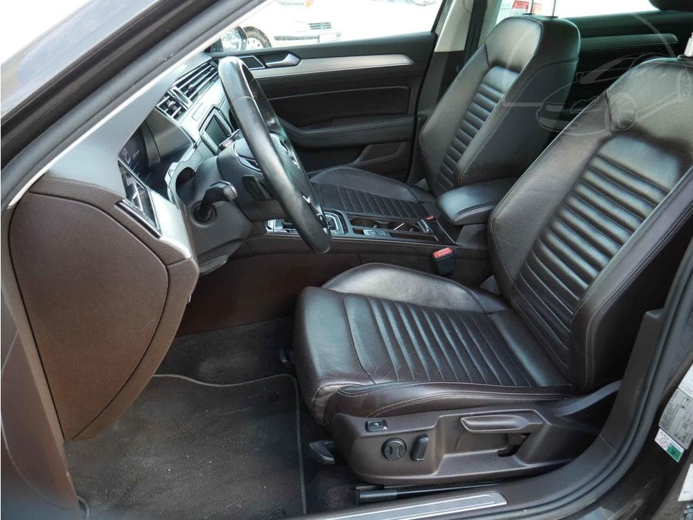2015 Volkswagen PASSAT - 9