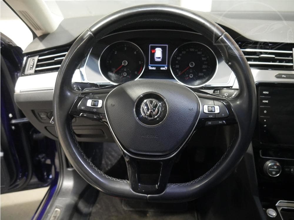 2019 Volkswagen PASSAT - 37