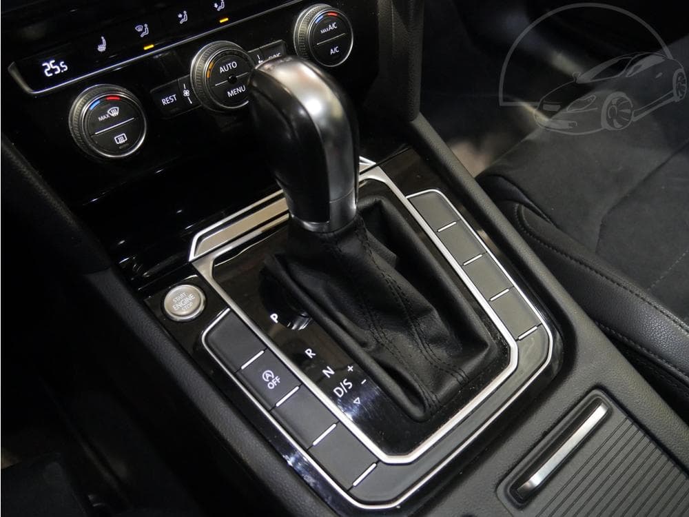 2019 Volkswagen PASSAT - 52