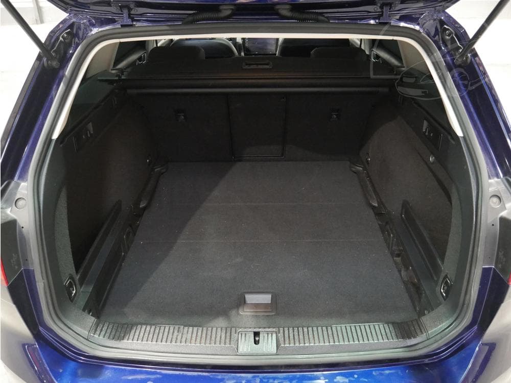 2019 Volkswagen PASSAT - 19