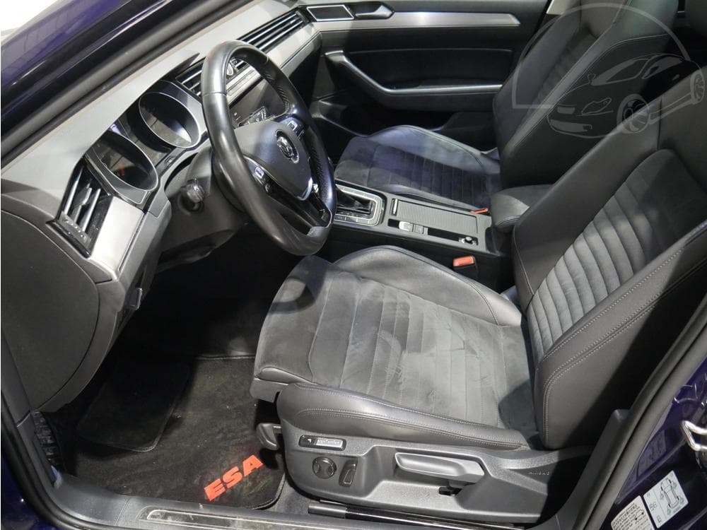 2019 Volkswagen PASSAT - 25