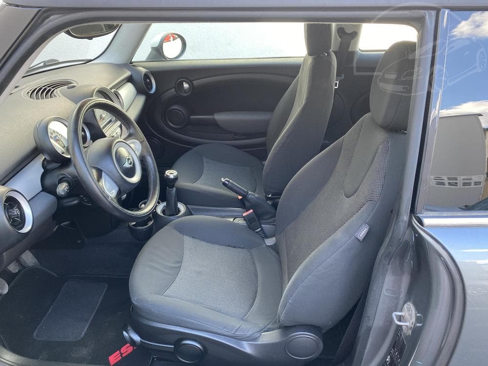 2010 Mini COOPER - 11