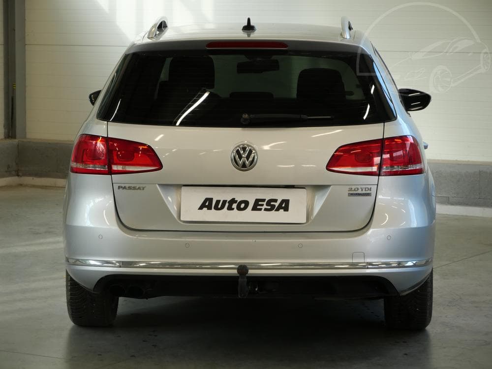 2012 Volkswagen PASSAT - 9