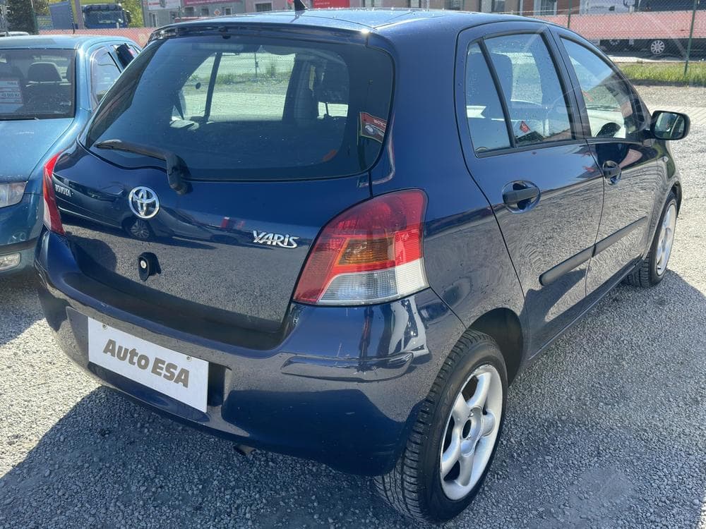 2009 Toyota YARIS - 4