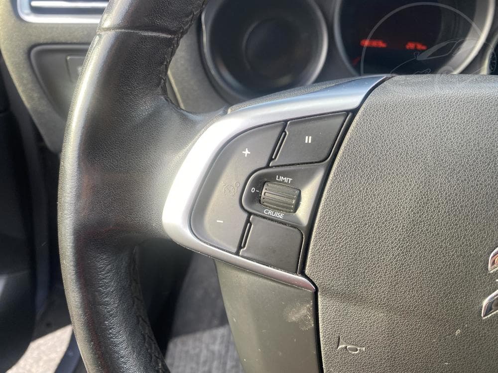 2012 Citroen C4 - 12