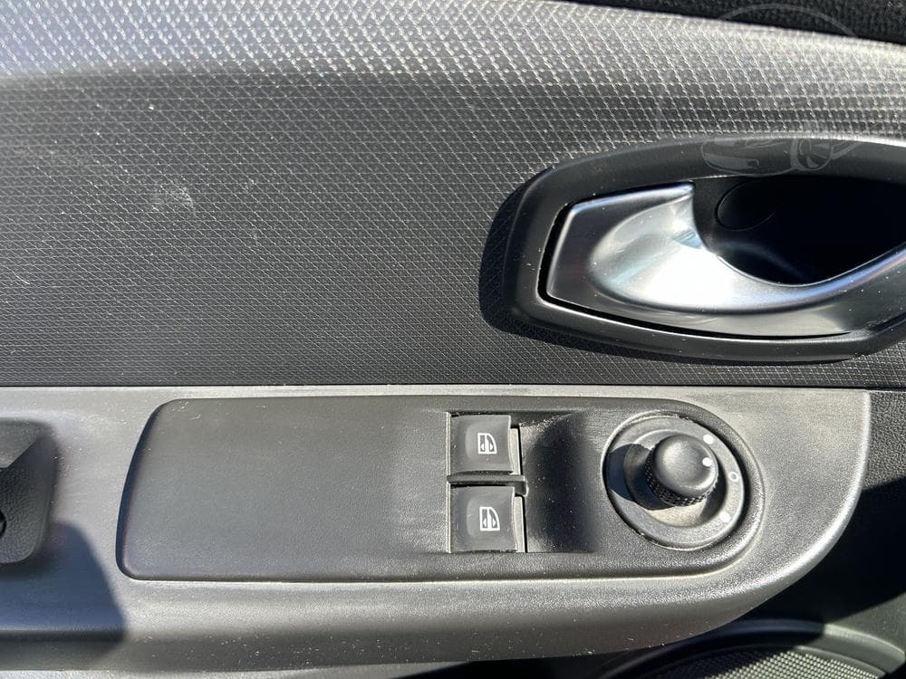 2016 Renault CLIO - 11