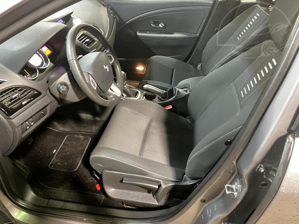 2012 Renault MEGANE - 9