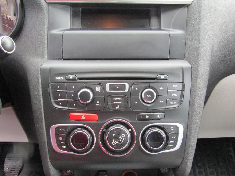 2011 Citroen C4 - 15