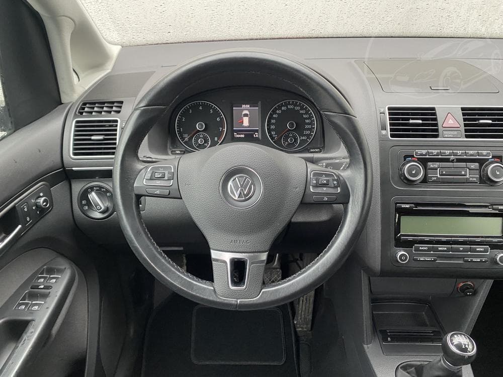 2011 Volkswagen Touran - 21