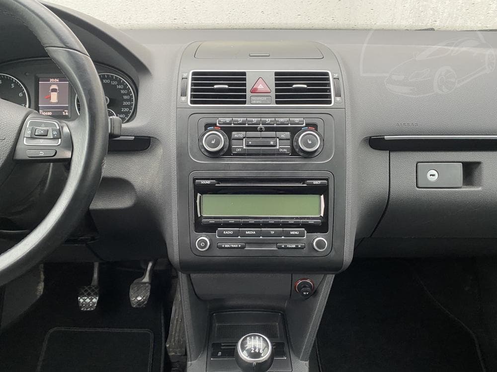 2011 Volkswagen Touran - 23