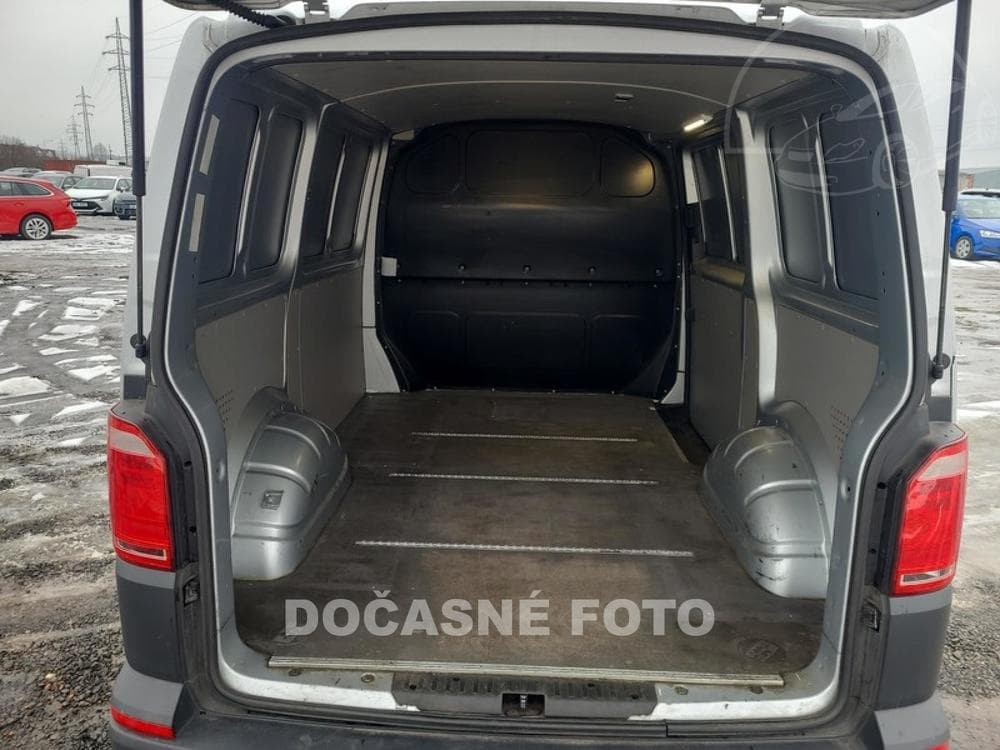 2019 Volkswagen Transporter - 9