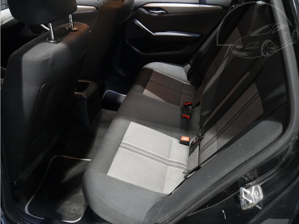 2010 BMW X1 - 10