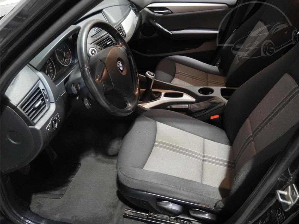 2010 BMW X1 - 9