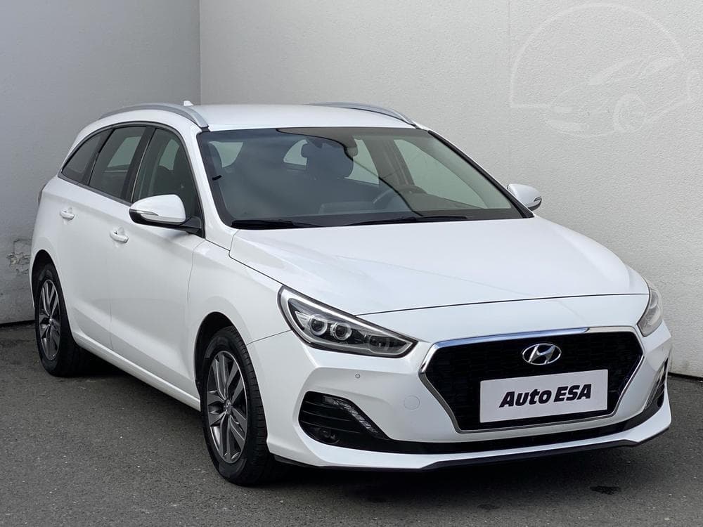 Hyundai i30 1.4 T-GDI 1.maj Serv.kniha