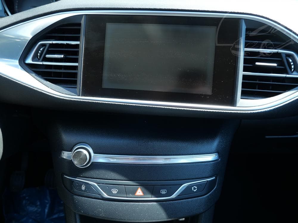 2016 Peugeot 308 - 13