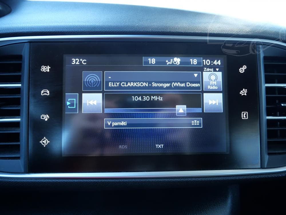 2016 Peugeot 308 - 17