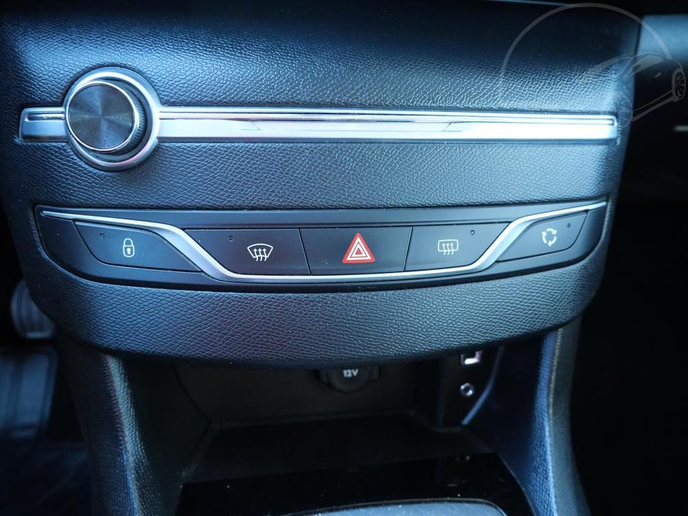 2016 Peugeot 308 - 18