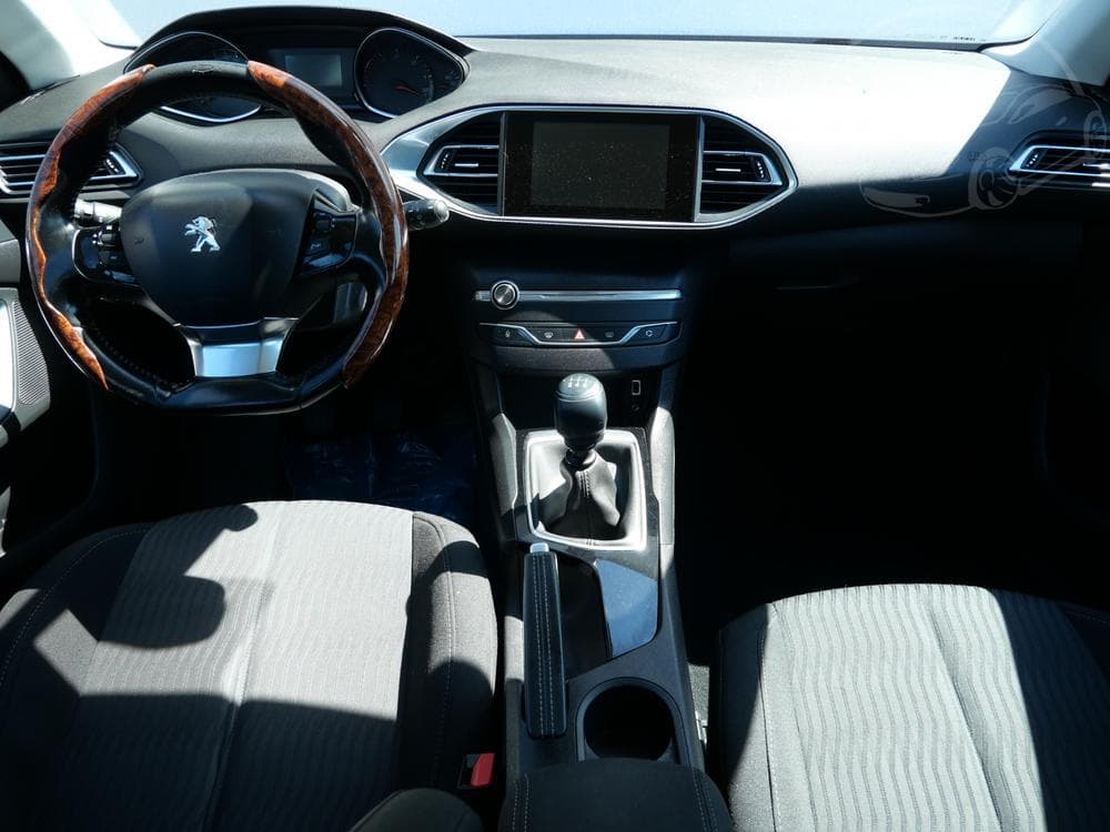 2016 Peugeot 308 - 8