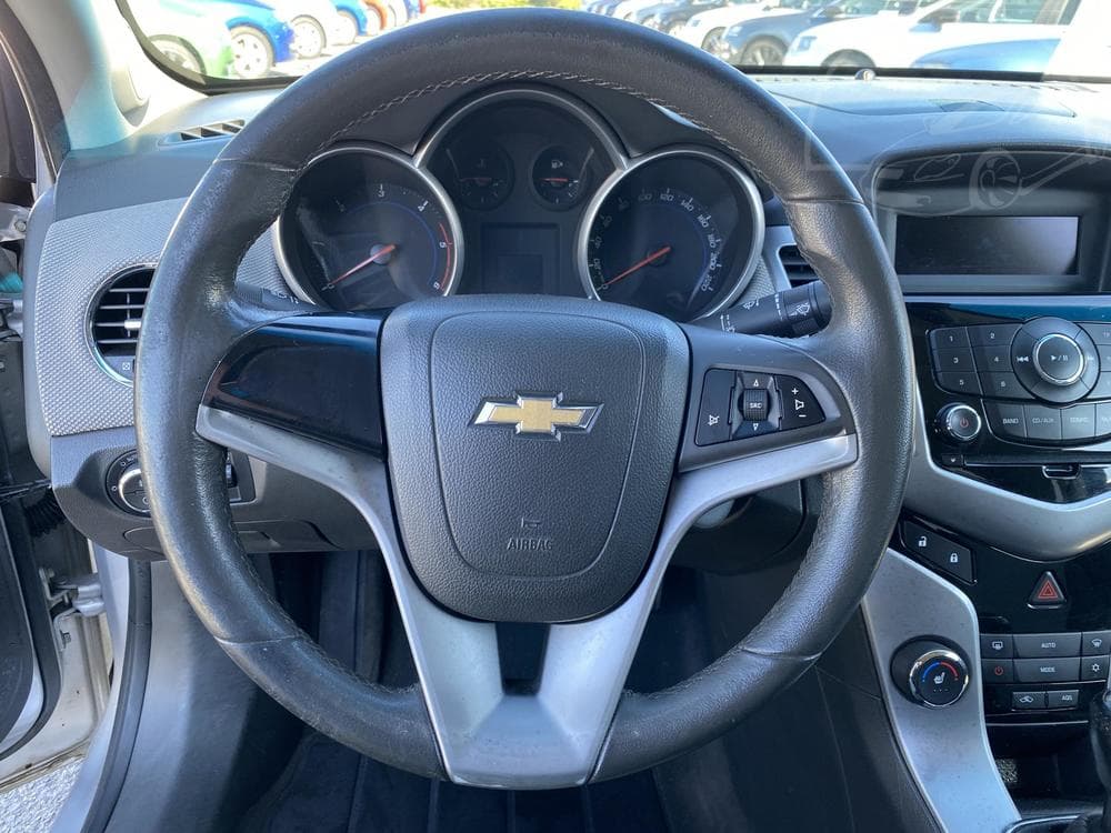 2009 Chevrolet CRUZE - 11