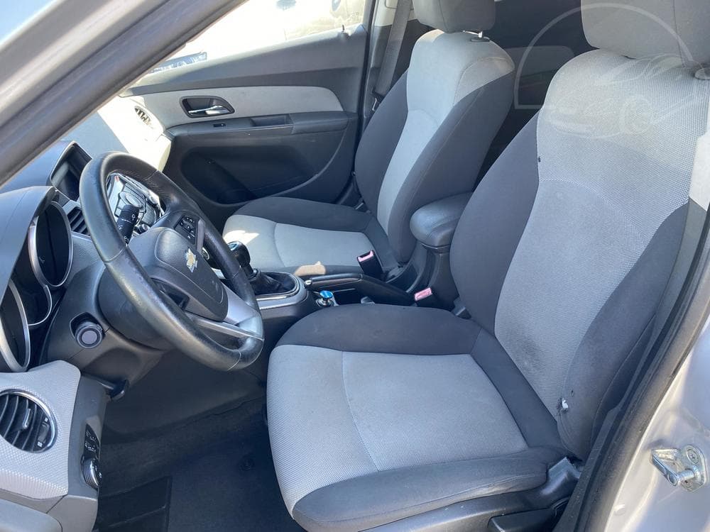 2009 Chevrolet CRUZE - 9