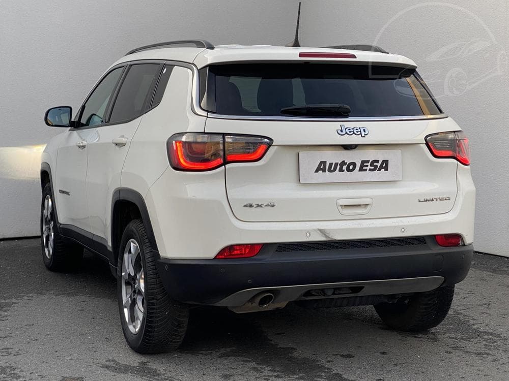 2020 Jeep COMPASS - 21