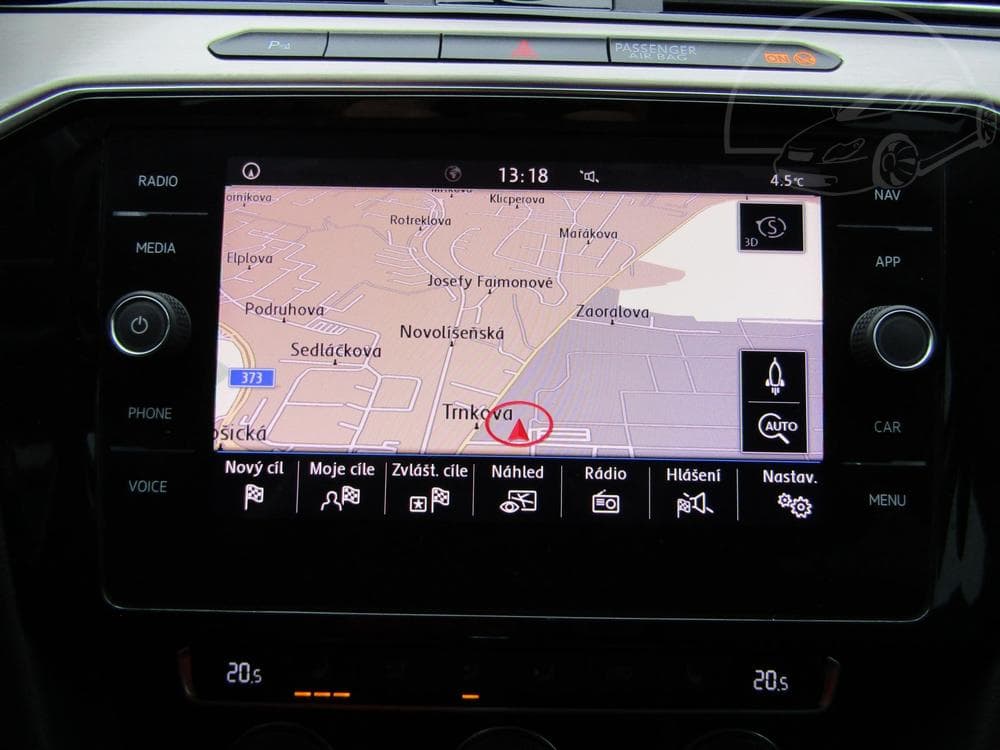 2018 Volkswagen PASSAT - 25