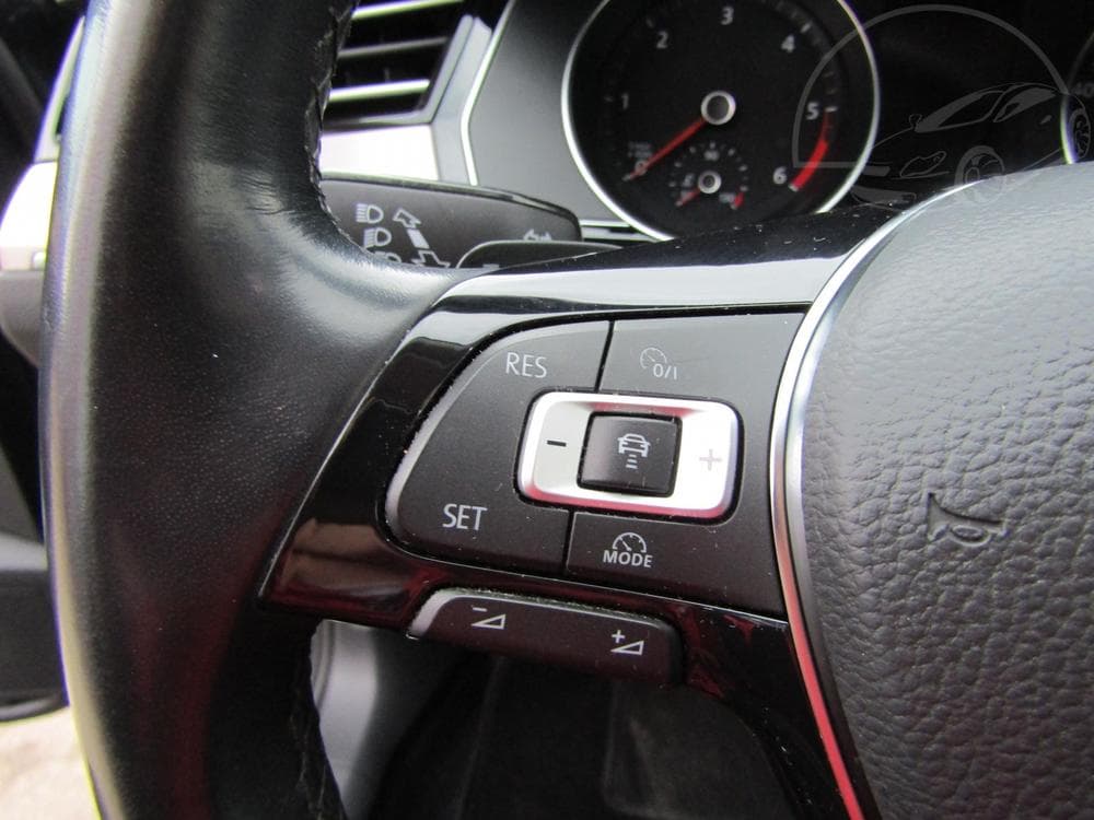 2018 Volkswagen PASSAT - 35