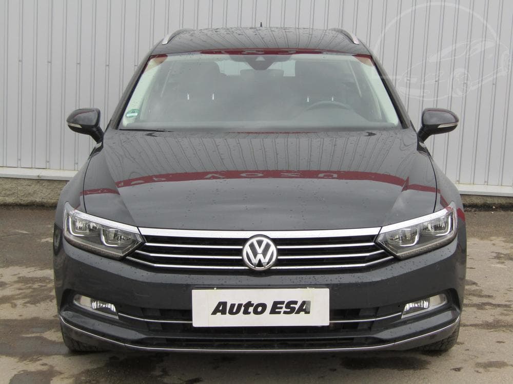 2018 Volkswagen PASSAT - 3