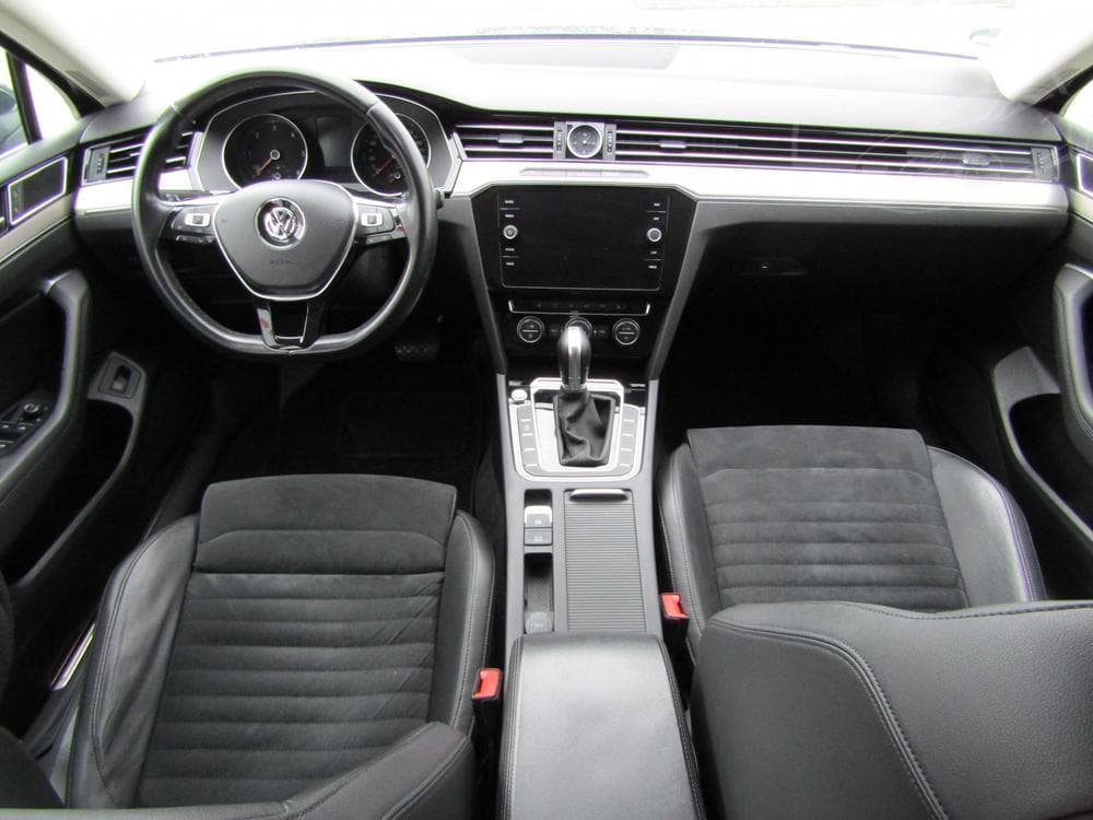 2018 Volkswagen PASSAT - 15