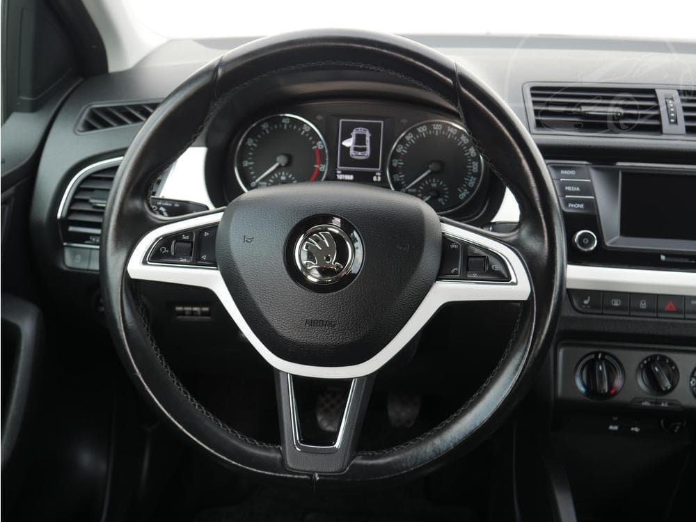 2015 Škoda FABIA - 17