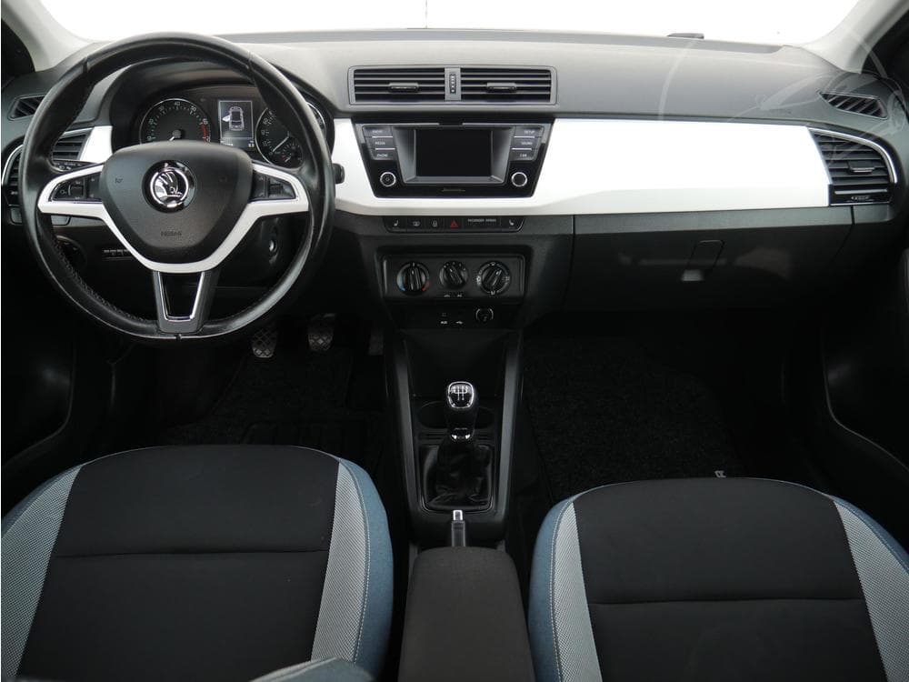 2015 Škoda FABIA - 11