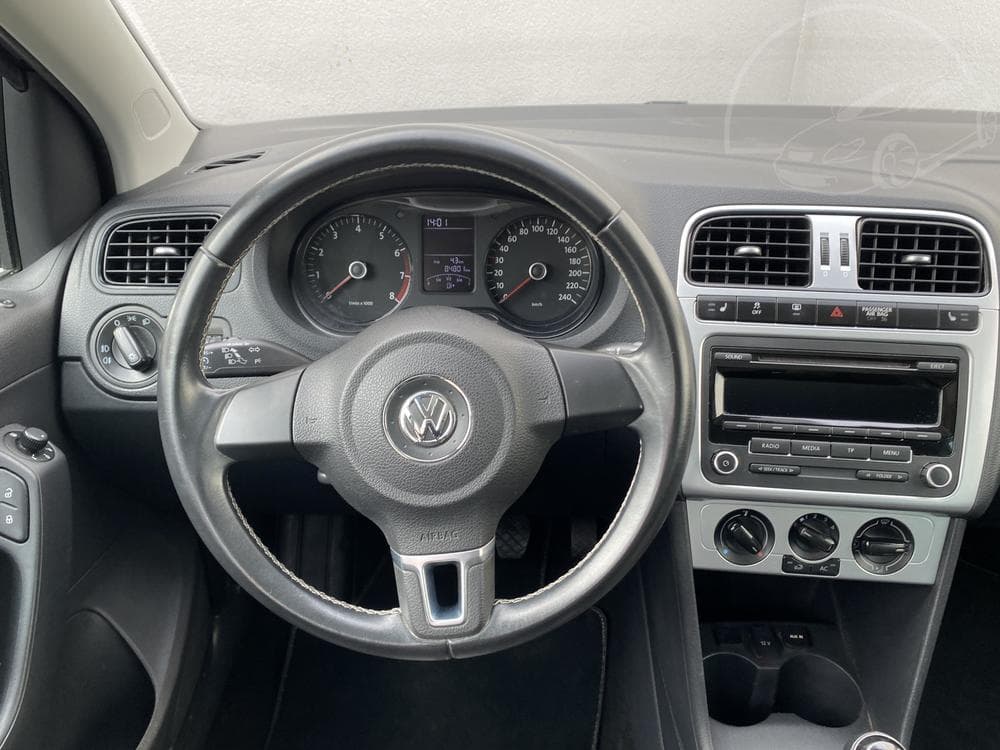 2012 Volkswagen Polo - 11