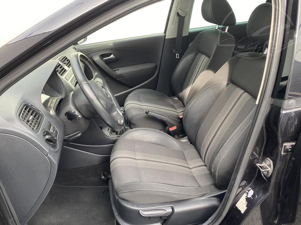 2012 Volkswagen Polo - 9