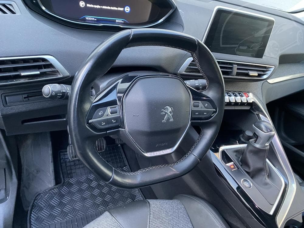 2020 Peugeot 5008 - 12