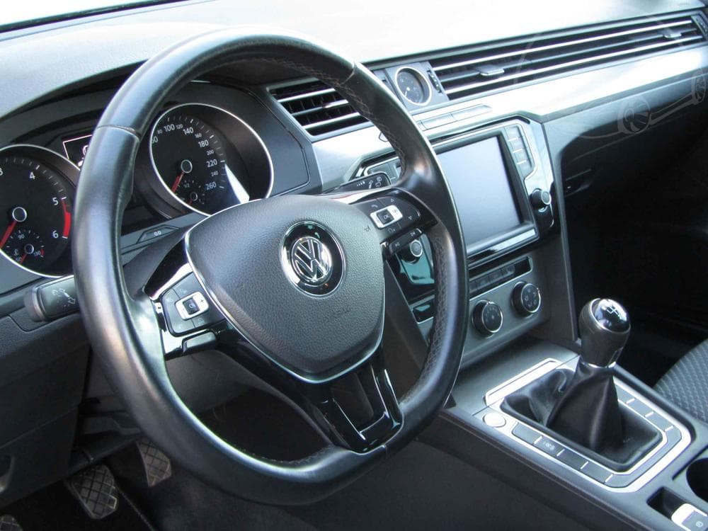 2015 Volkswagen PASSAT - 13