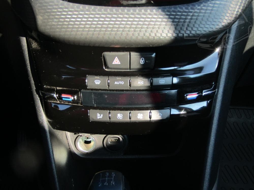 2018 Peugeot 2008 - 14