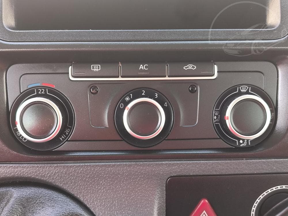 2010 Volkswagen Transporter - 13