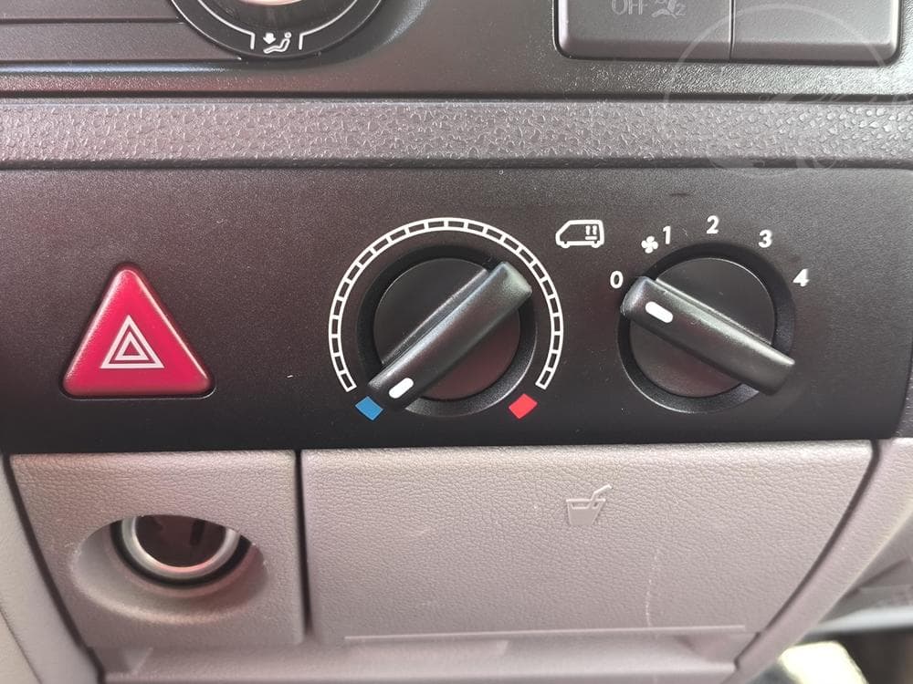 2010 Volkswagen Transporter - 14