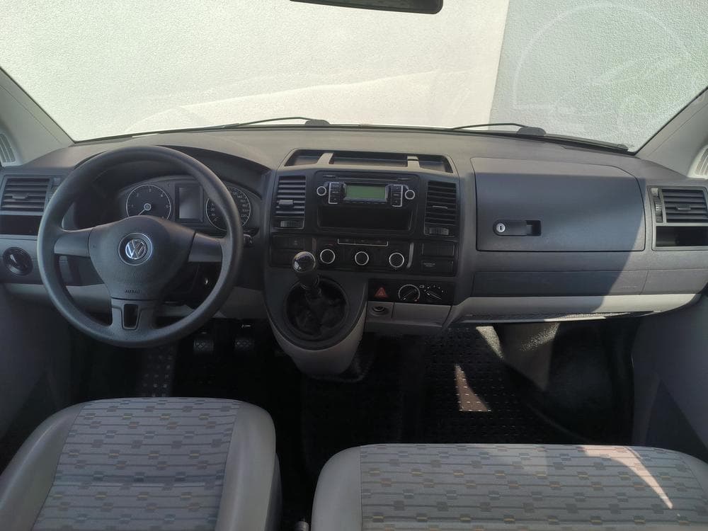 2010 Volkswagen Transporter - 8