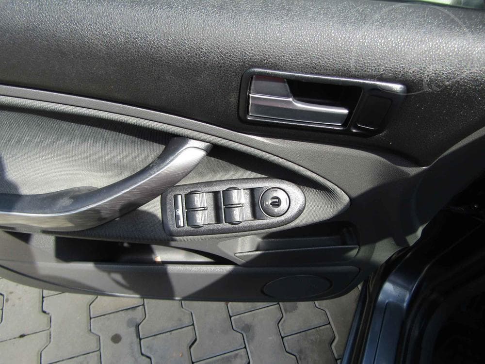 2008 Ford C-MAX - 11