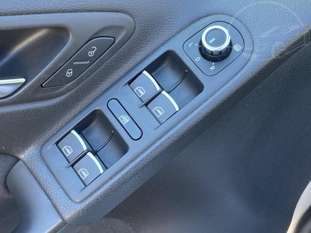 2011 Volkswagen GOLF - 21